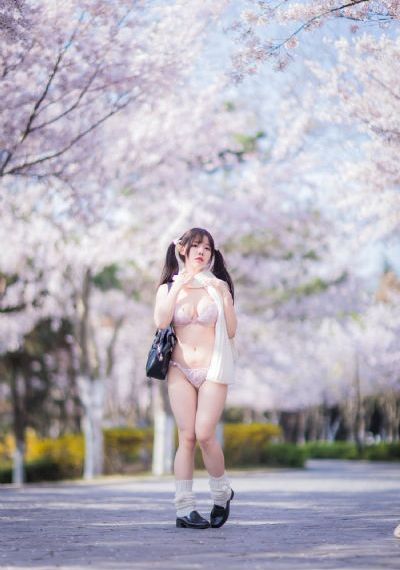 麻豆精品秘国产传媒av软件_高清国产国语三级