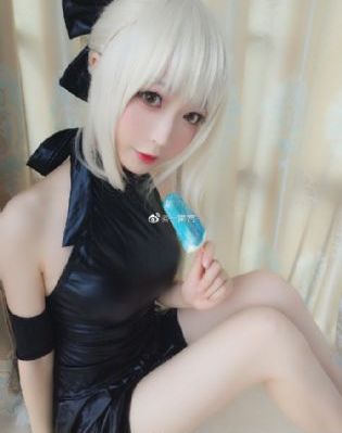 欧美男歌手现场弹钢琴_国产剧高清迅雷在线观看